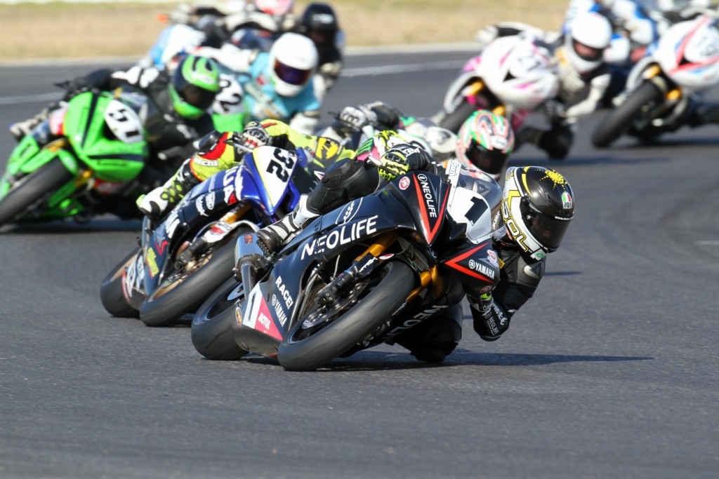 Steven Odendaal leading the pack at Killarney