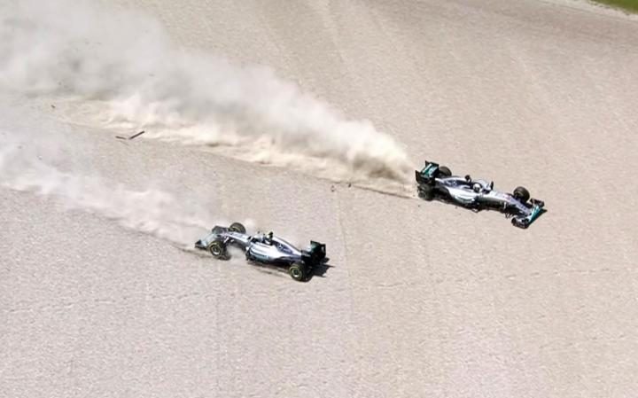 mercedes_crash-