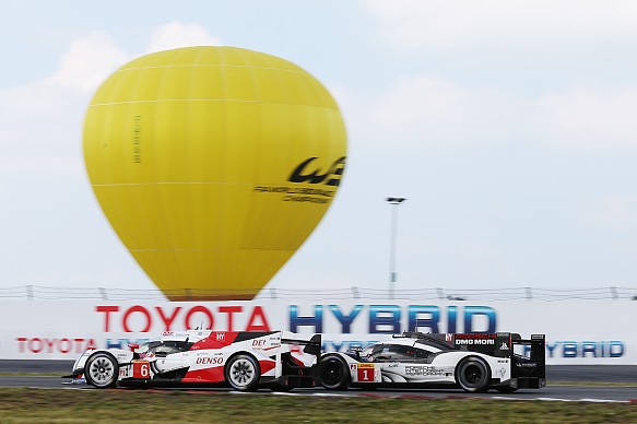 toyota-and-balloon
